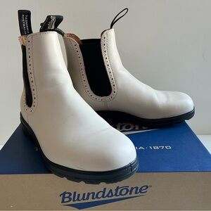 Blundstone Women's White Chelsea Boots; size 9; Pearl